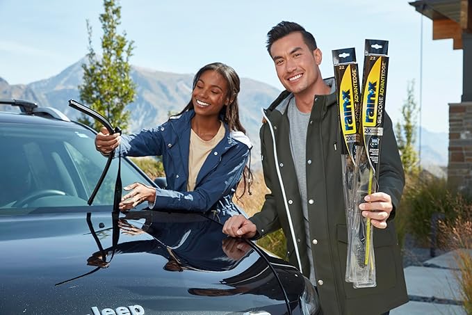 Rain-X Silicone AdvantEdge Wiper Blade 15" Windshield Wiper Blades Replacement, All-Weather Performance Lasts 2X Longer, Premium Beam, Installock Adapter for Easy Fit (Pack of 1)